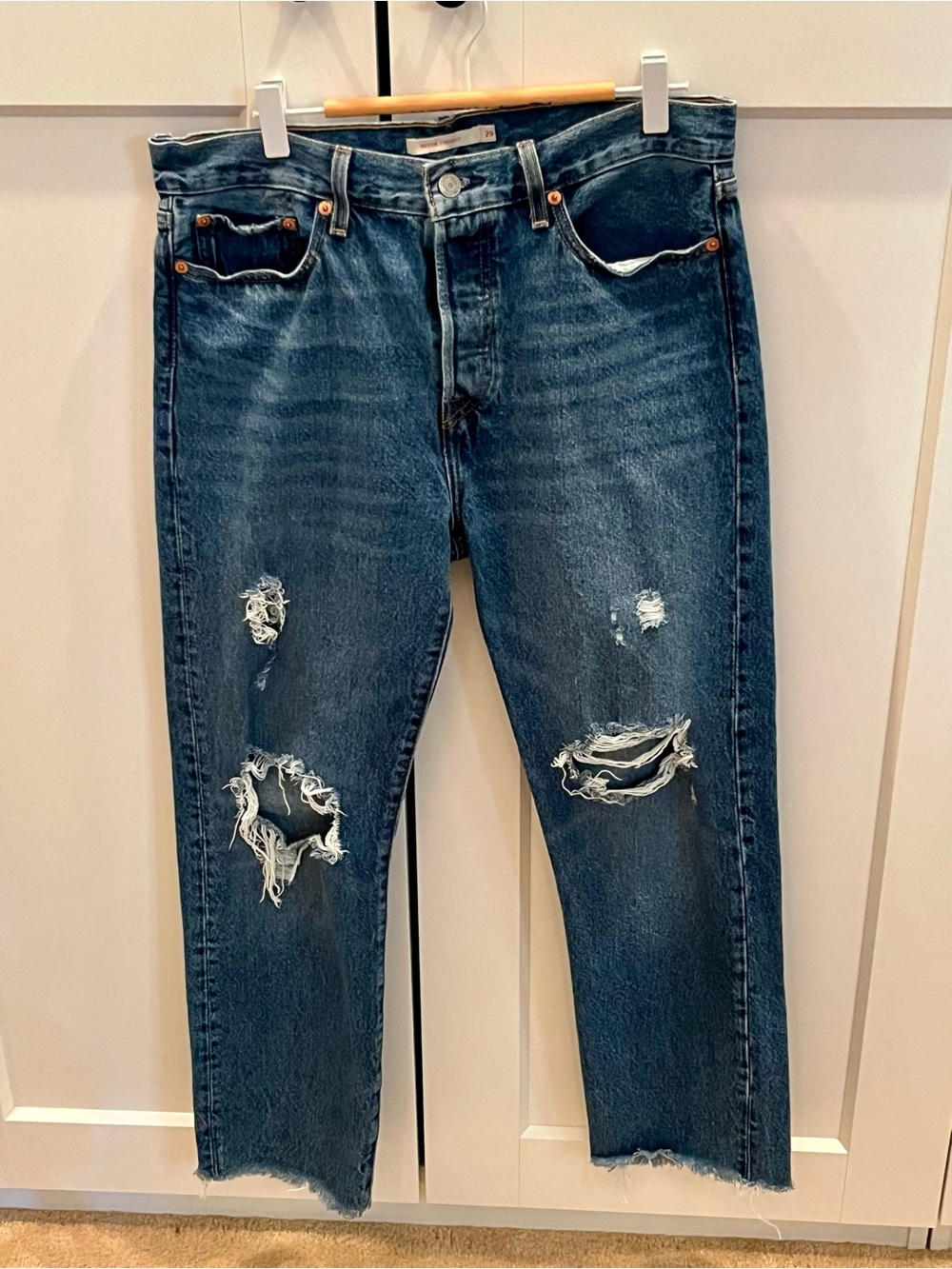 Levi's Wedgie Straight Distressed Jeans Medium Wash w/ 5-Pocket Style, Buttonfly